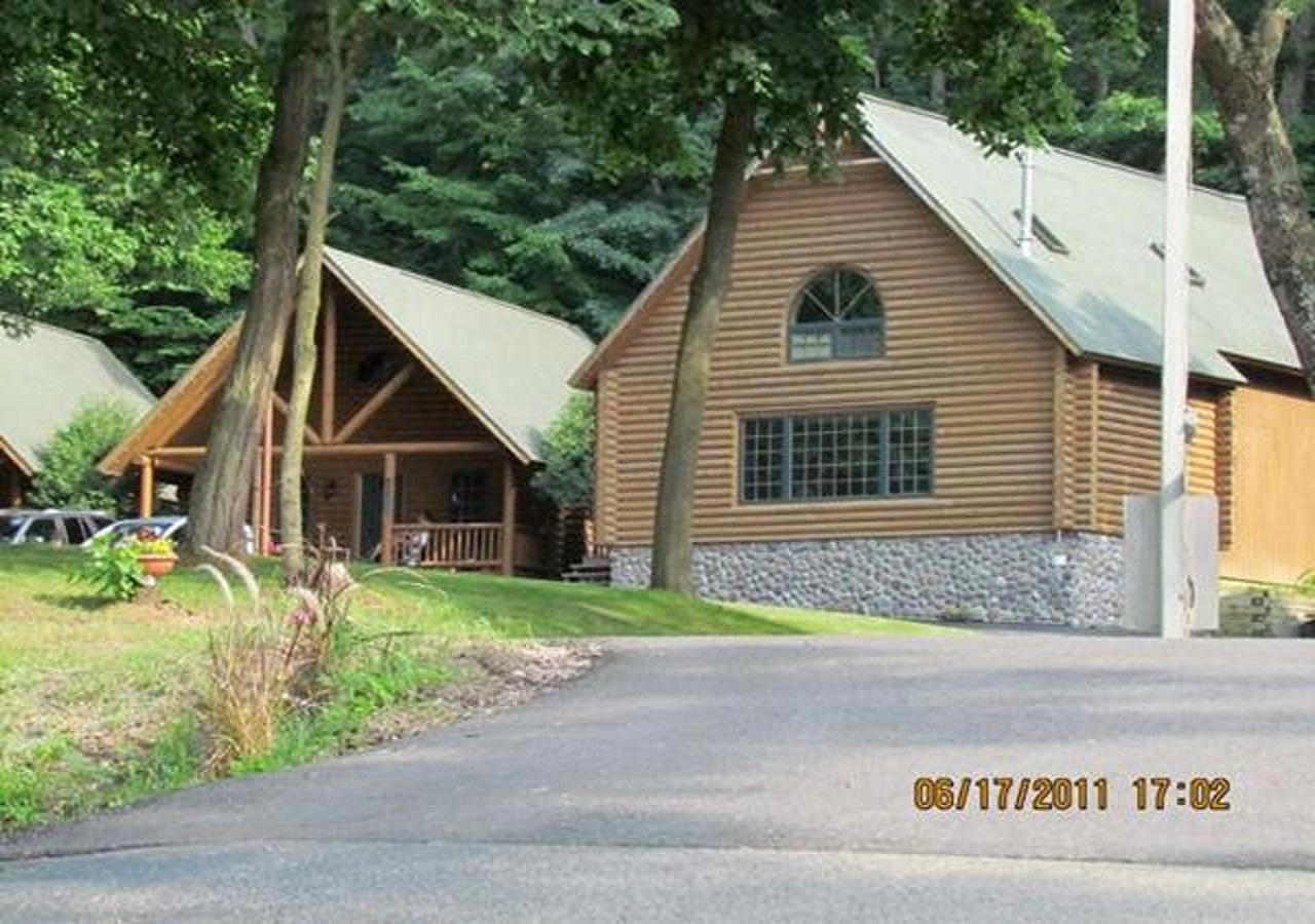 Cedar Lodge Lake Delton Exterior photo