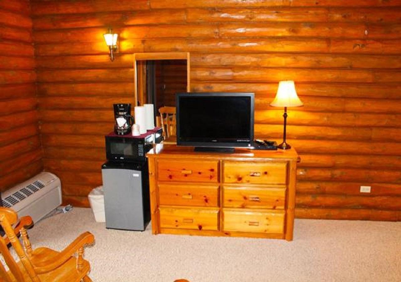 Cedar Lodge & Settlement Wisconsin Dells Exterior photo